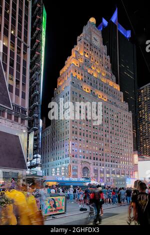 Paramount Building (1501 Broadway), a Beaux Arts landmark overlooks Times Square. Now holds a Hard Rock Cafe; originally site of Paramount Theatre. Stock Photo