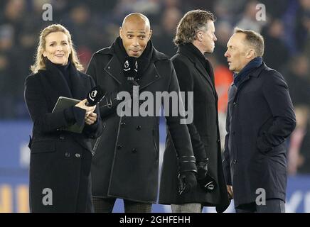 Prime presenters Alan Shearer (left) and Gabby Logan watch the  action from their studio during the Premier League match at Vicarage Road,  Watford Stock Photo - Alamy