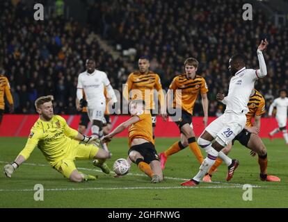 George Long of Hull City saves from Fikayo Tomori of Chelsea  during the FA Cup match at the KC Stadium, Kingston upon Hull. Picture date: 25th January 2020. Picture credit should read: Darren Staples/Sportimage via PA Images Stock Photo