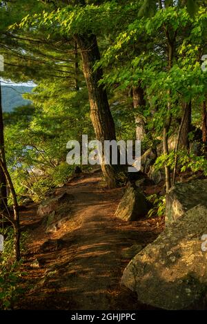 The Tumbled Rocks Trail at sunrise. Devil's Lake State Park, Wisconsin ...