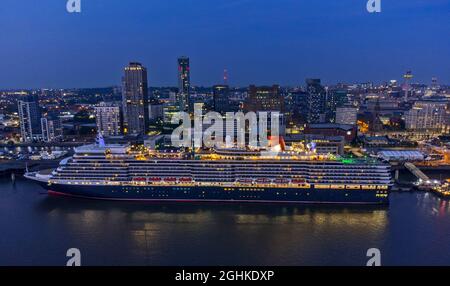 Cunard's Queen Elizabeth cruise ship berthed at Liverpool Cruise Terminal before setting sail. Picture date: Monday September 6, 2021. Stock Photo