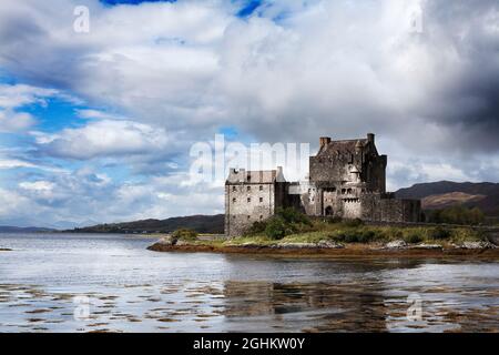 Eilean Donan Castle Stock Photo - Alamy