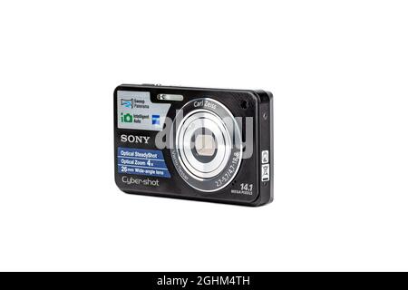 MOSCOW, RUSSIA - SEPTEMBER 6, 2021: Sony Cyber-shot DSC-W320 digital camera with Carl Zeiss lens on white background. Copy space. Stock Photo