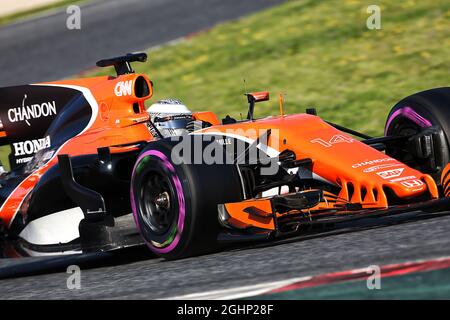 Fernando Alonso (ESP) McLaren MCL32 in