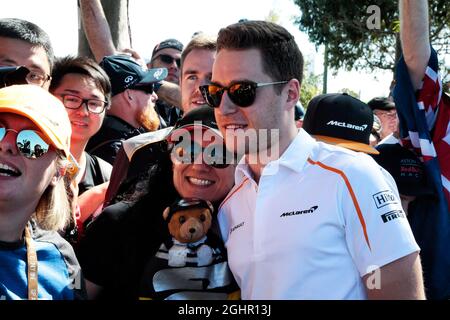 Stoffel Vandoorne (BEL) McLaren with fans.  22.03.2018. Formula 1 World Championship, Rd 1, Australian Grand Prix, Albert Park, Melbourne, Australia, Preparation Day.  Photo credit should read: XPB/Press Association Images. Stock Photo