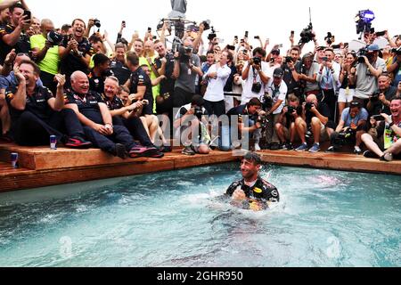 Race winner Daniel Ricciardo (AUS) Red Bull Racing celebrates with the team on the Red Bull Energy Station.  27.05.2018. Formula 1 World Championship, Rd 6, Monaco Grand Prix, Monte Carlo, Monaco, Race Day.  Photo credit should read: XPB/Press Association Images. Stock Photo