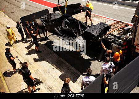 The Mercedes AMG F1 W10 of Nikita Mazepin (RUS) Mercedes AMG F1 Test Driver is recovered back to the pits on the back of a truck.  15.05.2019. Formula One In Season Testing, Day Two, Barcelona, Spain. Wednesday.  Photo credit should read: XPB/Press Association Images. Stock Photo