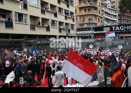 The drivers and grid observe a minute's silence in memory of Niki Lauda.  26.05.2019. Formula 1 World Championship, Rd 6, Monaco Grand Prix, Monte Carlo, Monaco, Race Day.  Photo credit should read: XPB/Press Association Images. Stock Photo