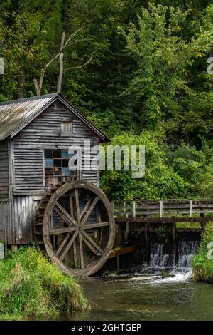 Hyde's mill and dam on a summer afternoon.  Ridgeway, Wisconsin. Stock Photo