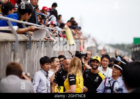 Daniel Ricciardo (AUS) Renault F1 Team with fans.  10.10.2019. Formula 1 World Championship, Rd 17, Japanese Grand Prix, Suzuka, Japan, Preparation Day.  Photo credit should read: XPB/Press Association Images. Stock Photo