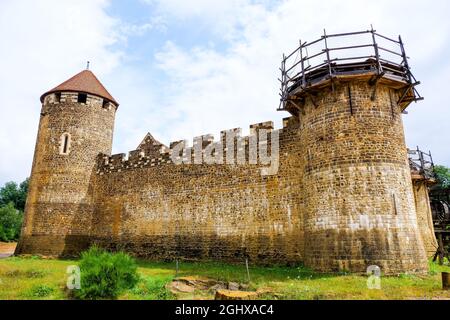 Guédelon Castle construction site, Treigny-Perreuse-Sainte-Colombe, Yonne, Bourgogne Franche-Comté region, France Stock Photo