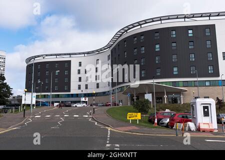 dh Victoria hospital KIRKCALDY FIFE Scottish Entrance to NHS hospitals building Scotland modern architecture Stock Photo