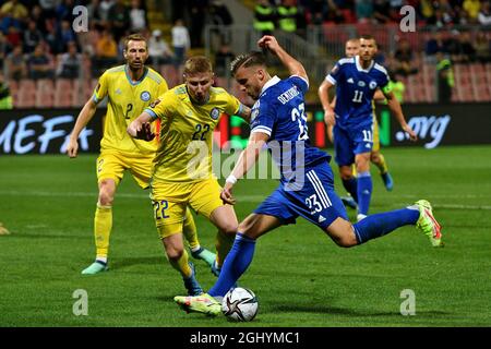 Zenica, Bosnia and Herzegovina (BiH). 7th Sep, 2021. Ermedin Demirovic (R front) of Bosnia and Herzegovina shoots during the FIFA World Cup Qualifier match between Bosnia and Herzegovina (BiH) and Kazakhstan in Zenica, Bosnia and Herzegovina (BiH), Sep. 7, 2021. Credit: Nedim Grabovica/Xinhua/Alamy Live News Stock Photo