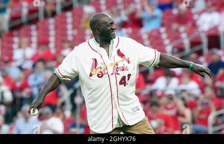 St. Louis, United States. 08th Sep, 2021. Former St. Louis Cardinals pitcher and National Baseball Hall of Fame member Lee Smith throws a ceremonial first pitch before the Los Angeles Dodgers-St. Louis Cardinals baseball game at Busch Stadium in St. Louis on Tuesday, September 7, 2021. Photo by Bill Greenblatt/UPI Credit: UPI/Alamy Live News Stock Photo