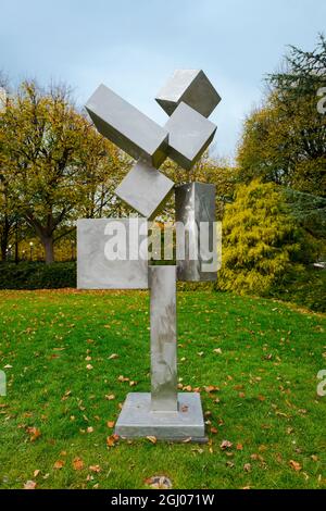 Sculptor David Smith's brushed aluminum piece, Cubi XI. In Washington DC, District of Columbia during fall, autumn. Stock Photo