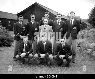 Australian Olympic team atRichmond Park. Left to right J.P Metcalf, (athletic manager), C.R. Green, (110 meters hurdle), P.m. Mullins, (Decathlon), Mr Edgar Tanner, (Manager) R.H Weinberg, (110 meters Hurdle) and J.A Winter (high Jump), Front row J.L Bartram, (100 and 400 Meter sprint6er) M. Curotta, (100 and 400 Metres relay). 25 June 1948 Stock Photo