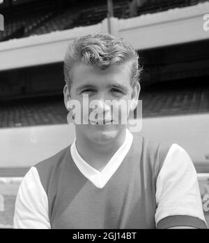 JOE BAKER - PORTRAIT OF FOOTBALLER, PLAYER OF ARSENAL FC FOOTBALL CLUB TEAM ; 4 AUGUST 1962 Stock Photo