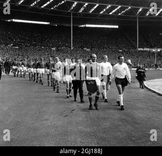 FOOTBALL REST OF THE WORLD V ENGLAND AT WEMBLEY STADIUM IN LONDON - ENTER TO THE FIELD - ; 23 OCTOBER 1963 Stock Photo