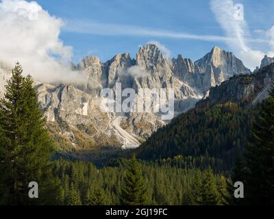Cima della Vezzana, cima dei Bureloni. Peaks towering over Val Venegia. Pala group (Pale di San Martino) in the dolomites of Trentino, Italy. Pala is Stock Photo