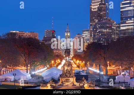 Philadelphia, Pennsylvania, USA in autumn overlooking Benjamin Franklin Parkway. Stock Photo