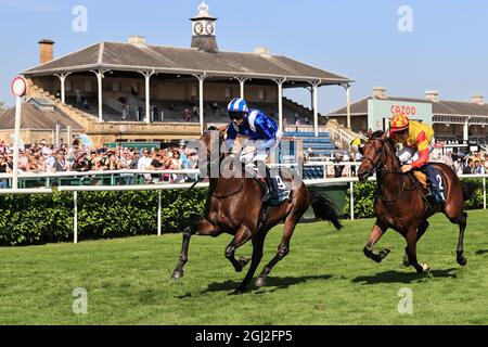 Israr ridden by Robert Havlin wins the 14:20 British Stallion Studs EBF Maiden Stakes at Doncaster Racecourse, Doncaster, South Yorkshire, UK, 08/09/2021 Stock Photo