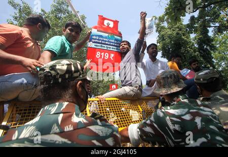 Indian Youth Congress today, staged a protest against NDA Government and  Prime Minister Narendra Modi on looting the Nation. – AA News