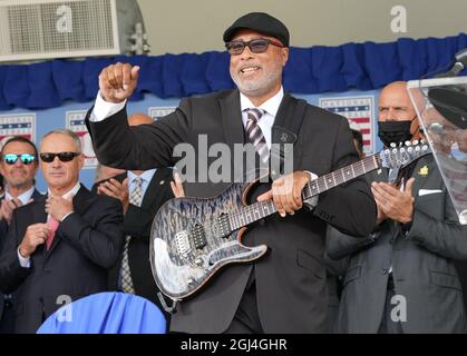 Cooperstown, United States. 08th Sep, 2021. Yankees Bernie Williams plays the National Anthem during baseball's Hall of Fame Induction Ceremony 2021 for the 2020 inductees in Cooperstown, New York on Wednesday, September 8, 2021. Derek Jeter, Ted Simmons, Larry Walker and players' union leader Marvin Miller will be inducted into the HOF during the event. Photo by Pat Benic/UPI Credit: UPI/Alamy Live News Stock Photo
