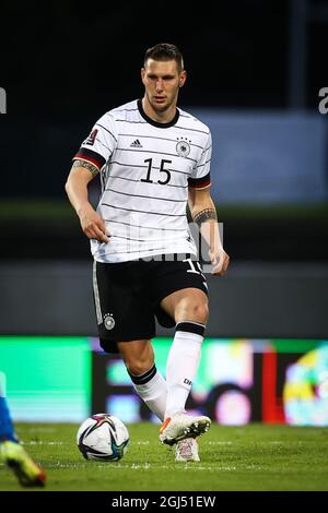 Reykjavik, Iceland. 08th Sep, 2021. Football: World Cup qualifying, Iceland - Germany, Group stage, Group J, Matchday 6 at Laugardalsvöllur stadium. Niklas Süle from Germany is playing the ball. Credit: Christian Charisius/dpa/Alamy Live News Stock Photo