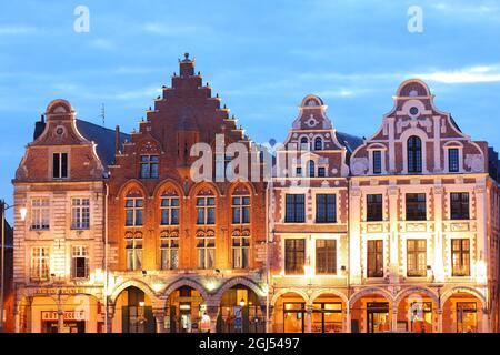 Pas-de-Calais (62) Arras. Grand Place. Les Trois Luppars Stock Photo