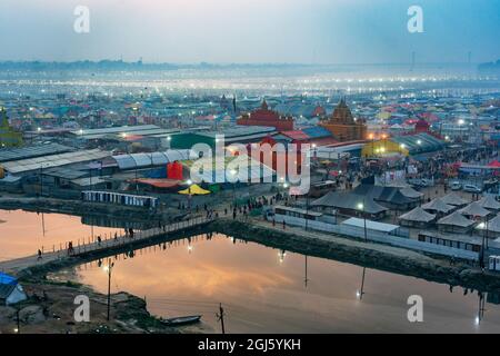 India, Uttar Pradesh, Allahabad, Prayagraj, Ardh Kumbh Mela. The temporary city is built on the edge of the Ganges and the Yamuna Rivers and stretches Stock Photo