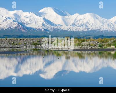 Mount Pik Dserschinski. Alay Valley in front of the Trans-Alay Range inthe Pamir Mountains. Central Asia, Kyrgyzstan Stock Photo