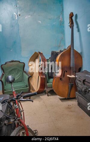 Parts in string instrument repair workshop at the Central National School of Art, Havana, Cuba Stock Photo