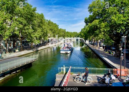 France, Paris, turning bridge at Canal St. Martin Stock Photo