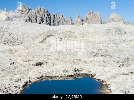 View towards Focobon peaks. The alpine plateau Altiplano delle Pale di San Martino in the Pala Group (UNESCO World Heritage Site) in the Dolomites of Stock Photo
