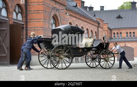 On Friday, the press was shown the Royal Mews and the carriages and horses who will officiate at the wedding of Princess Madeleine and Mr. Christopher O'Neill on Saturday, June 8. The picture shows the Royal Parade Kalesch that will be used by the bride and groom (in good weather). Foto: Anders Wiklund / SCANPIX / kod 10040  Stock Photo