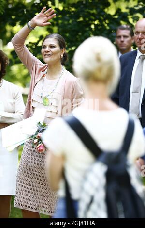 BORGHOLM 20130714 Swedish Crown Princess Victoria greets the people at the courtyard of the royal family's summer residence Solliden, on the island of Oeland, Sweden, on July 14, 2012, during the celebrations of Crown Princess Victorias 36th birthday. Photo: Jonas Ekstromer / SCANPIX / code 610030  Stock Photo