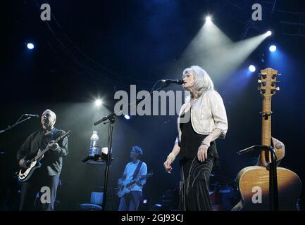 STOCKHOLM 20060530 Mark Knopfler together with Emmylou Harris in concert, 'An Evening of Duets', late 30 May 2006 at Globe Arena in Stockholm tuesday may 30. Foto: Anders Wiklund/ SCANPIX / Kod 10040  Stock Photo