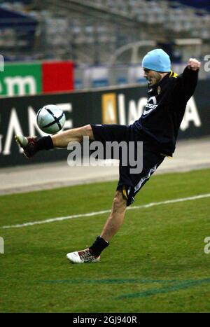 Fredrik Ljungberg  of Sweden and Arsenal during the training at the Stade de France stadium in Paris Stock Photo