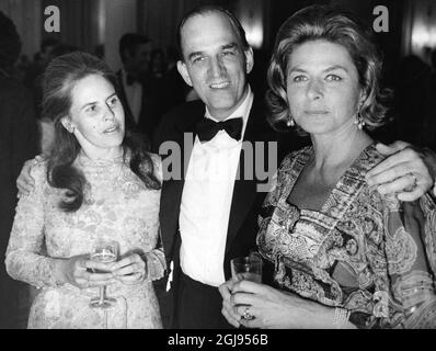CANNES 1973. Ingmar Bergman with wife Ingrid Bergman (left) and actress  Ingrid Bergman (right) during the Cannes Film Festival and the sreening of  his movie "Cries and Whispers" Foto: Lennart Edling/Scanpix/Kod 3012