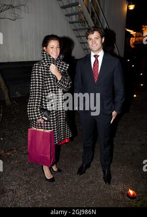 STOCKHOLM 20081213 Sweden's Prince Carl Philip and his girlfriend Emma Pernald attended their friends Otto Thott's and Ulrika Ringstrom's wedding that was held at Djurgarden church Saturday december 13 2008. b Photo: Suvad Mrkonjic / XP / SCANPIX / Kod: 7116  Stock Photo