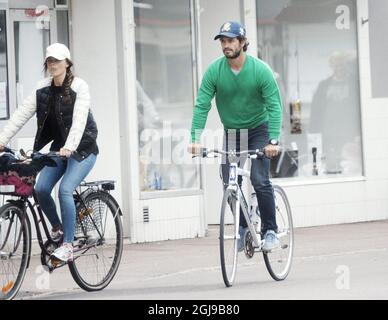 BORGHOLM 2015-07-19 *** EXCLUSIVE*** Princess Madeleine and Princess Leonore on a bike in Borgholm, Swden, July 19, 2015. Photo: Sven Lindwall / EXP / TT / Kod: 7117 ** OUT SWEDEN OUT**  Stock Photo