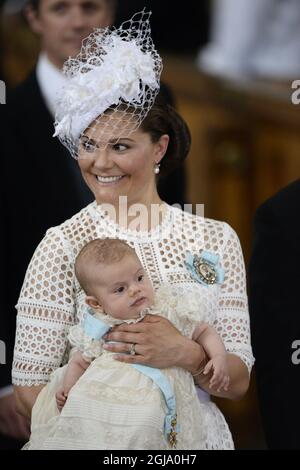 STOCKHOLM 2016-05-27 Crown Princess Victoria with Prince Oscar during the Christening ceremony of Prince Oscar of Sweden in the Royal Chapel in Stockholm, Sweden May 27, 2016. Prince Oscar is the son of Crown Princess Victoria and Prince Daniel and number three in the Swedish Royal succession. Foto: Pontus Lundahl / TT / kod 10050  Stock Photo