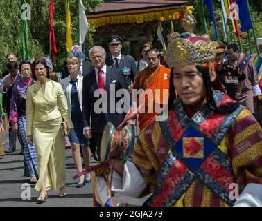 THIMPU 20160608 King Carl Gustaf and Queen Silvia of Sweden are seen during during the welcome ceremony in BhutanÂ’s political and religious centre Tashichho Dzongat in Thimpu, Bhutan June 8, 2016. The Swedish Royals are on a three days long State visit to Bhutan Foto Jonas Ekstromer / TT / kod 10030  Stock Photo