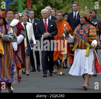 THIMPU 20160608 King Carl Gustaf and Queen Silvia of Sweden are seen during during the welcome ceremony in BhutanÃ¢Â€Â™s political and religious centre Tashichho Dzongat in Thimpu, Bhutan June 8, 2016. The Swedish Royals are on a three days long State visit to Bhutan Foto Jonas Ekstromer / TT / kod 10030  Stock Photo