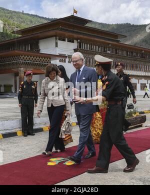 THIMPU 20160608 King Carl Gustaf and Queen Silvia of Sweden are seen during during the welcome ceremony in BhutanÂ’s political and religious centre Tashichho Dzongat in Thimpu, Bhutan June 8, 2016. The Swedish Royals are on a three days long State visit to Bhutan Foto Jonas Ekstromer / TT / kod 10030  Stock Photo