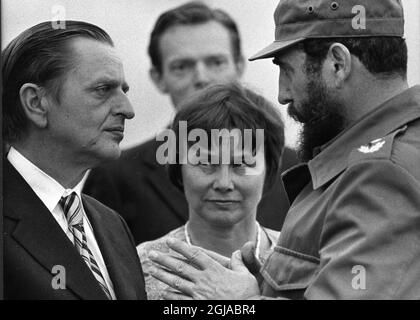 ARKIV NEW YORK 19751111 Swedens Prime Minister Olof Palme and Fidel Castro during a visist by Palme to Cuba July 2,1975 Foto: Hasse Persson / EXP / TT / Kod: 417 **SWEDEN OUT**  Stock Photo