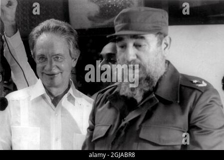 ARKIV NEW YORK 19751111 Swedens Prime Minister Olof Palme and Fidel Castro during a visist by Palme to Cuba July 2,1975 Foto: Hasse Persson / EXP / TT / Kod: 417 **SWEDEN OUT**  Stock Photo