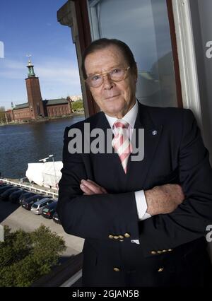 STOCKHOLM 20090507 Britsh actor and Goodwill Ambassador of UNICEF Sir Roger Moore promotes his biography 'My name is Moore - Roger Moore' in Stockholm. Foto Jonas Ekstromer / SCANPIX / kod 10030  Stock Photo