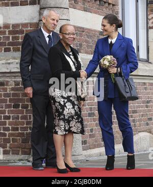 MALMo 2017-10-11 Crown Princess Victoria is welcomed by Doctor Cleopatra Doumbia-Henry and Professor Olof Linden at arrival to the WMU- World Maritime University, in Malmo, Sweden on Wednesday Foto: Johan Nilsson / TT / Kod 50090  Stock Photo