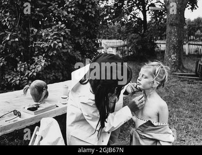 1969-03-25 Actress inger Nilsson as Pippi Longstocking gets her wig and